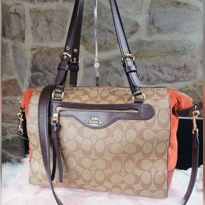 Coach KLEO CARRYALL
BROWN/ SUEDE/
CANVAS COLORBLOCK
Satchel Crossbody and Wallet